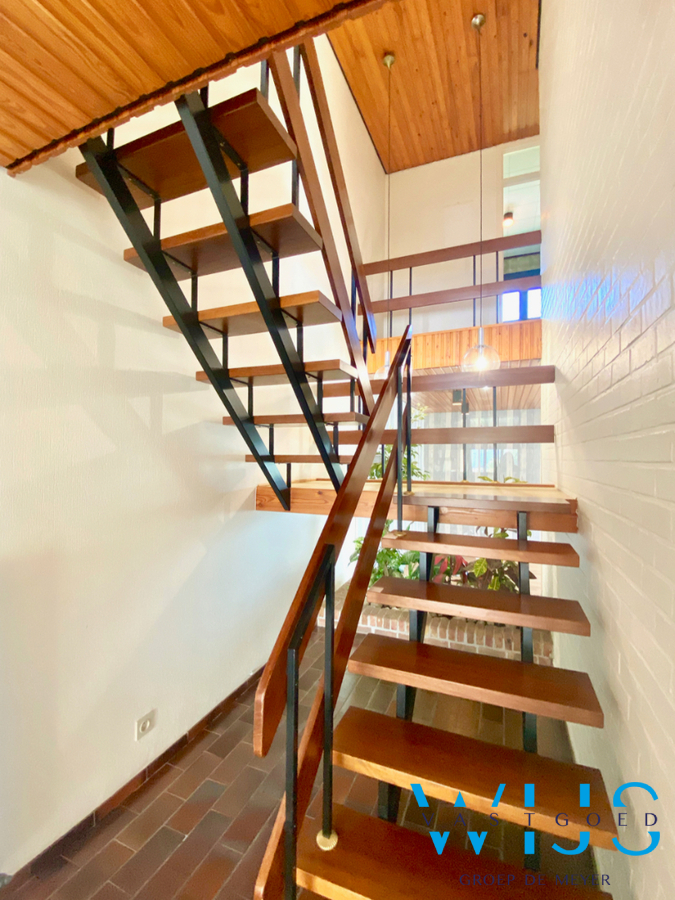 Ruime gezinswoning met 4 slaapkamers te Bassevelde ! 