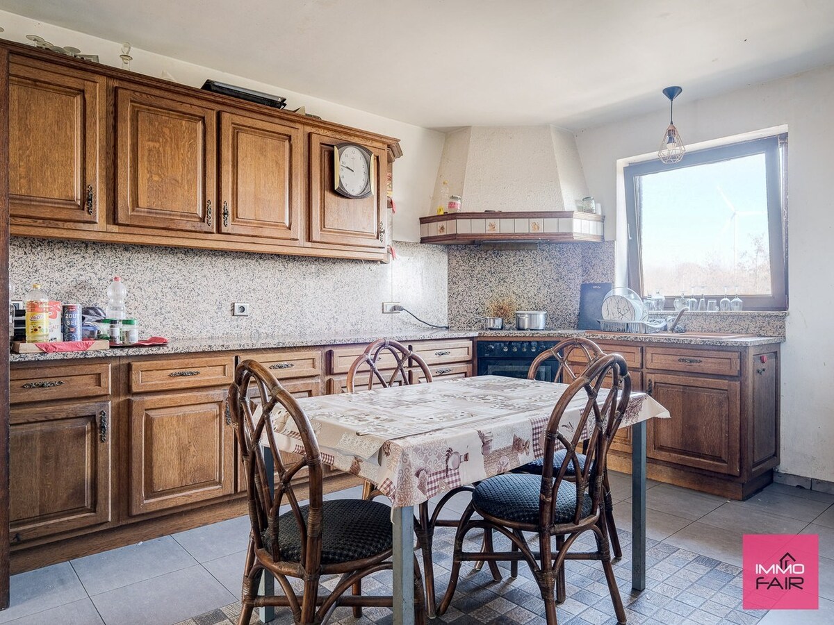 Polyvalent hotel op perceel van 2755 m² 