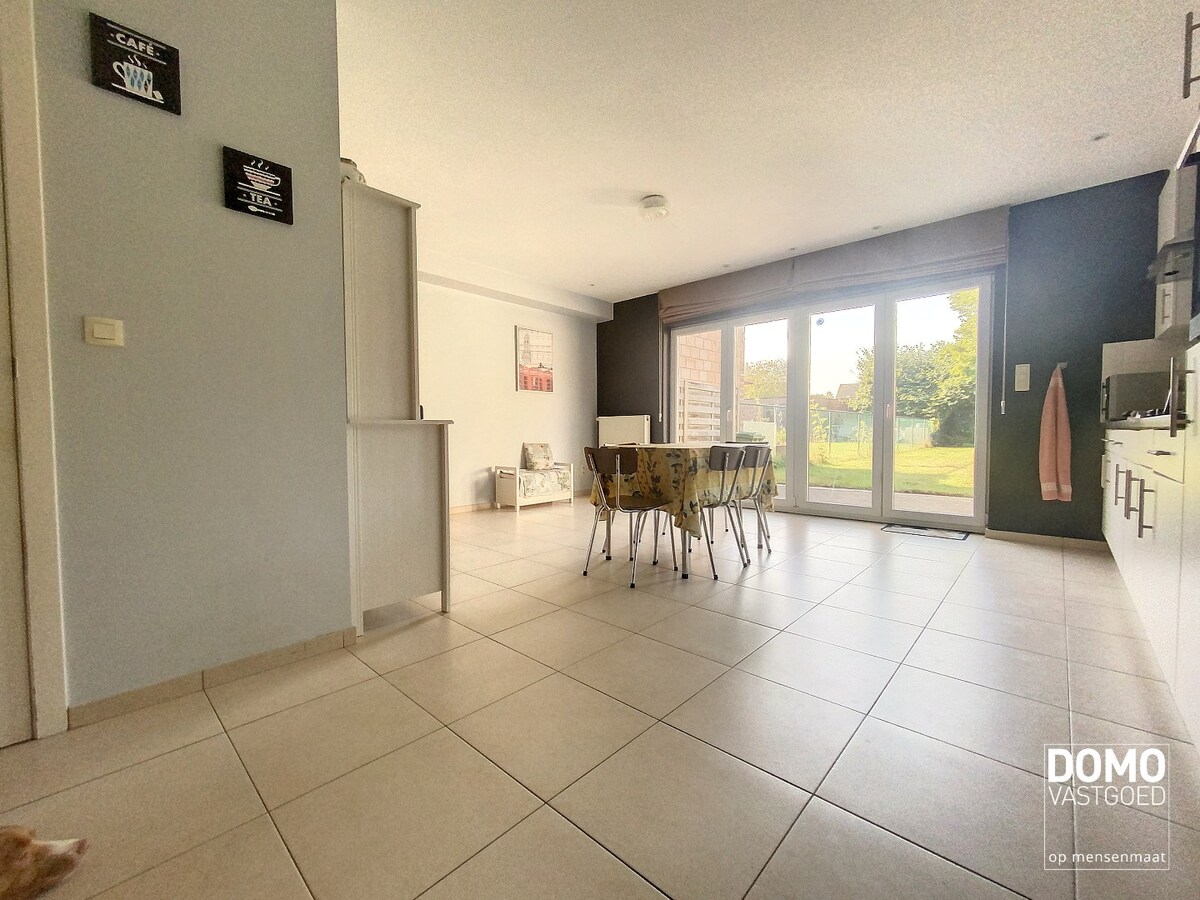 Ruime woning met tuin, garage en 3 slaapkamers vlakbij centrum Hasselt 