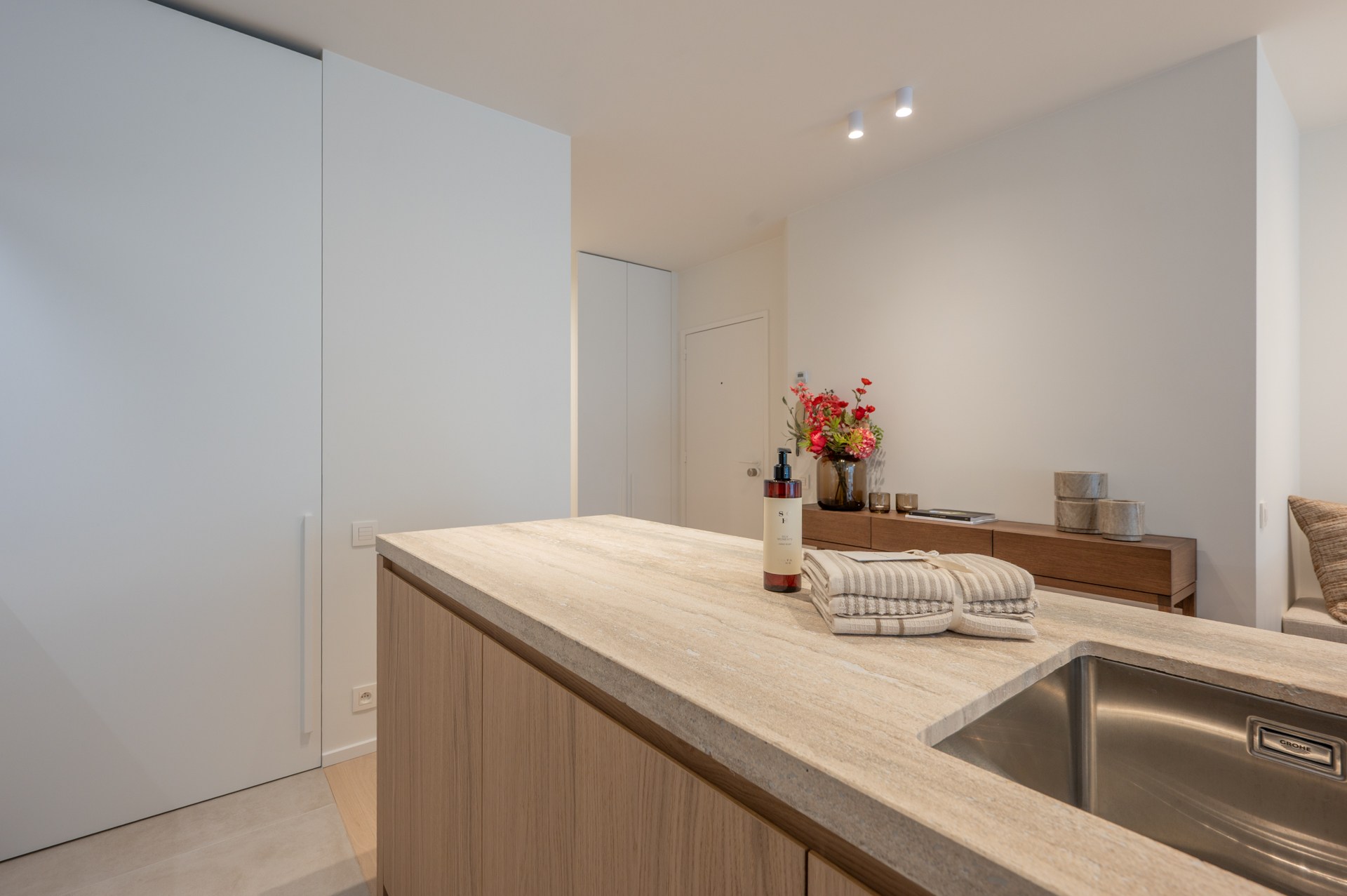 Exclusief gerenoveerd appartement met 3 slaapkamers te koop vlak bij het Albertstrand en het Rubensplein 