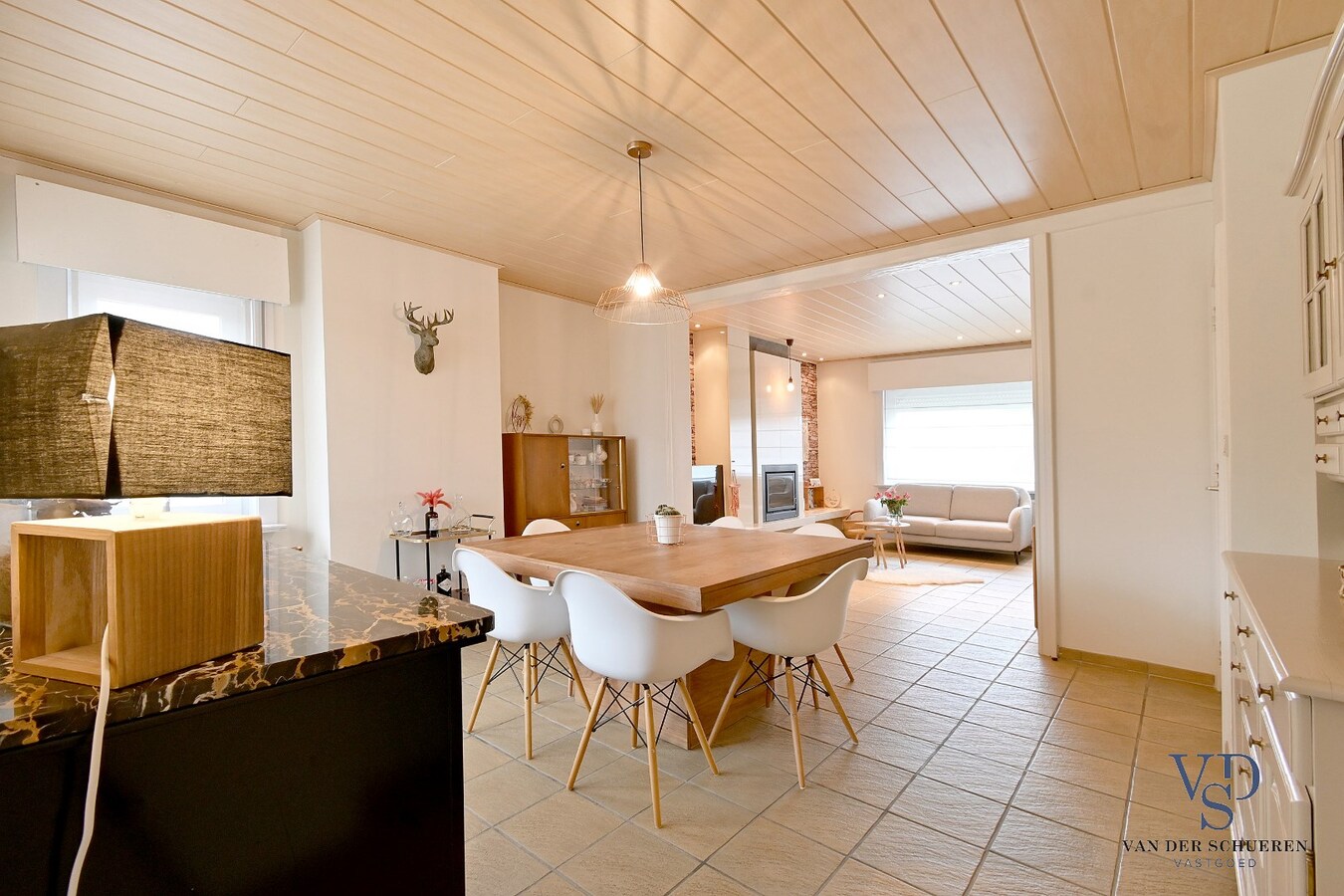 Tijdloze gezinswoning nabij de Schelde. 