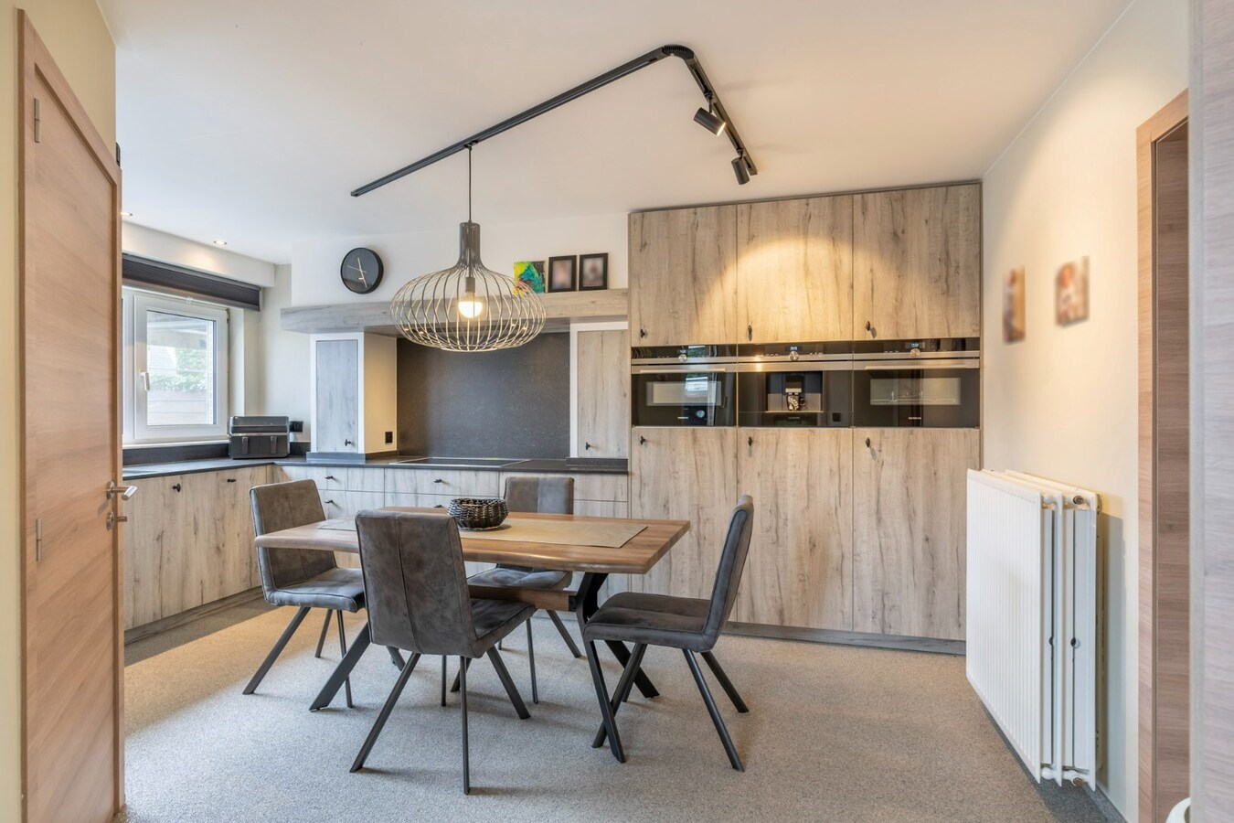 Gerenoveerde woning met tuin, garage en 3 slaapkamers in Opglabbeek - Perceeloppervlakte 684.00 - Bewoonbare oppervlakte 160.00 - Zuidoostelijke tuinoriëntatie 