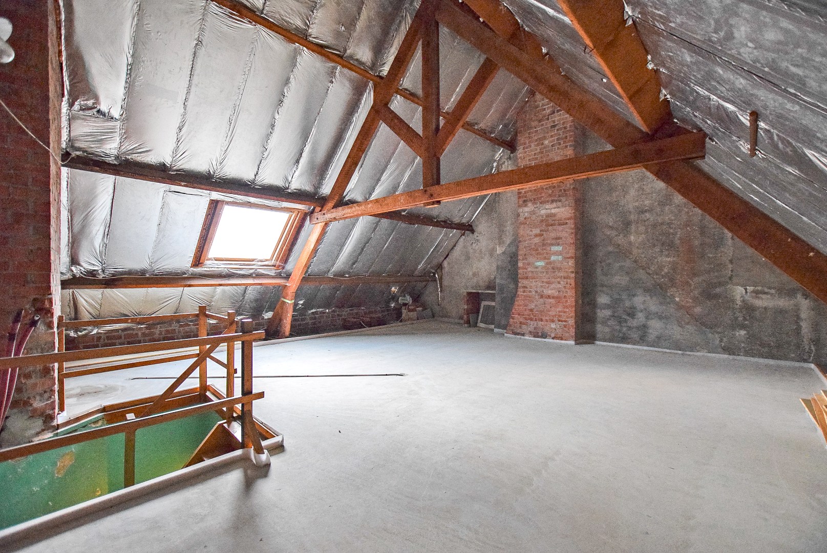 Instapklare eigendom met tal van mogelijkheden in hartje Poperinge. 