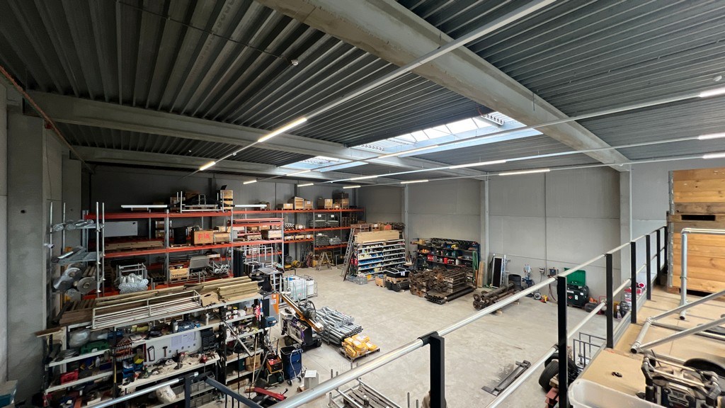 Recent magazijn te huur in Evergem