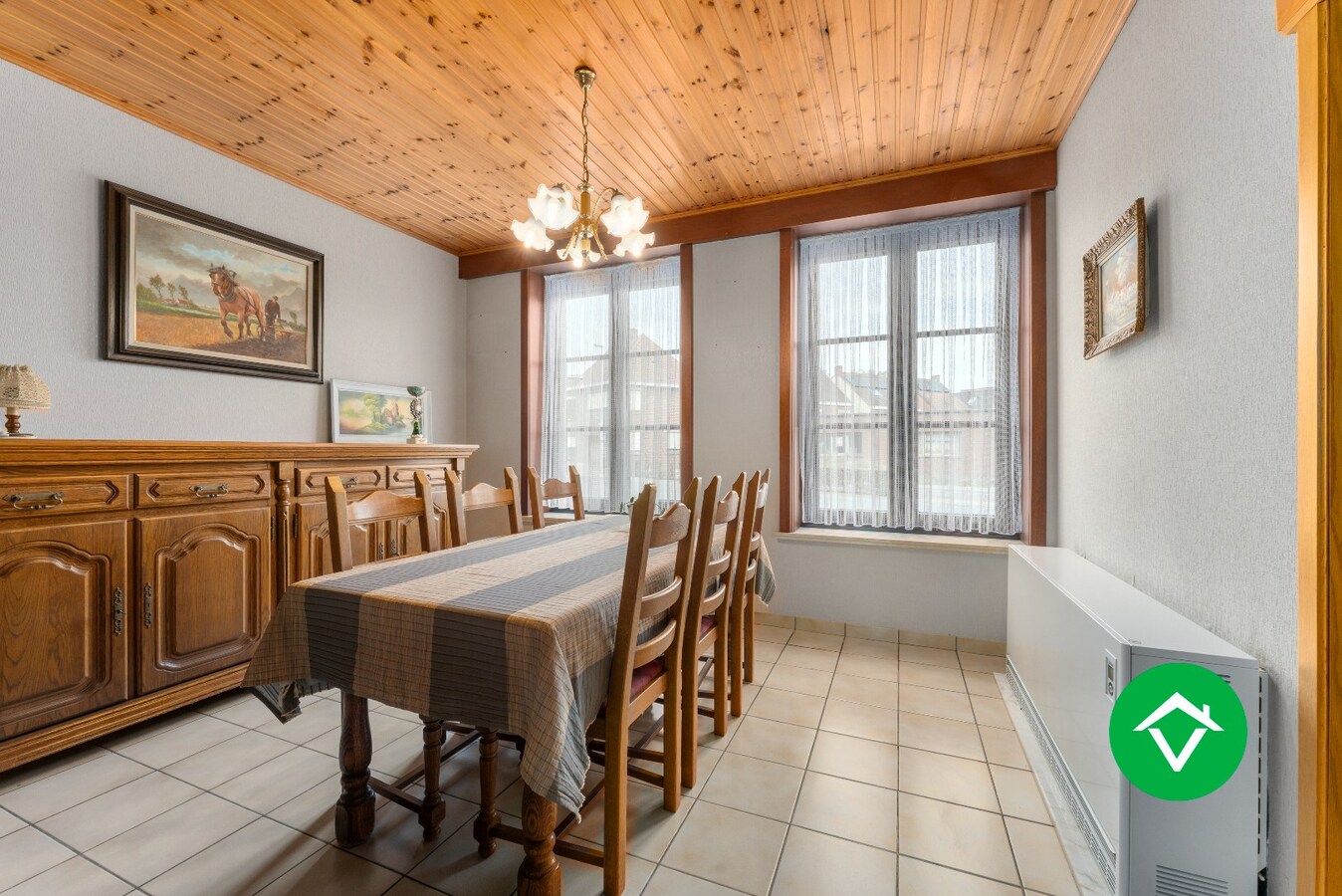 Ruime woning met 5 slaapkamers, diepe tuin en garage te Staden 