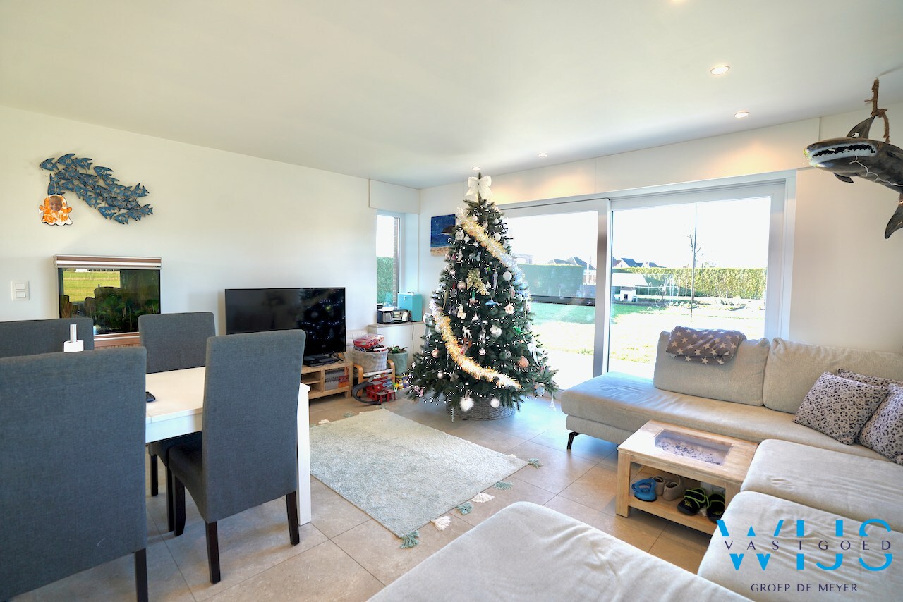 Volledig gerenoveerd woonhuis op 4.734 m² te Maldegem ! 