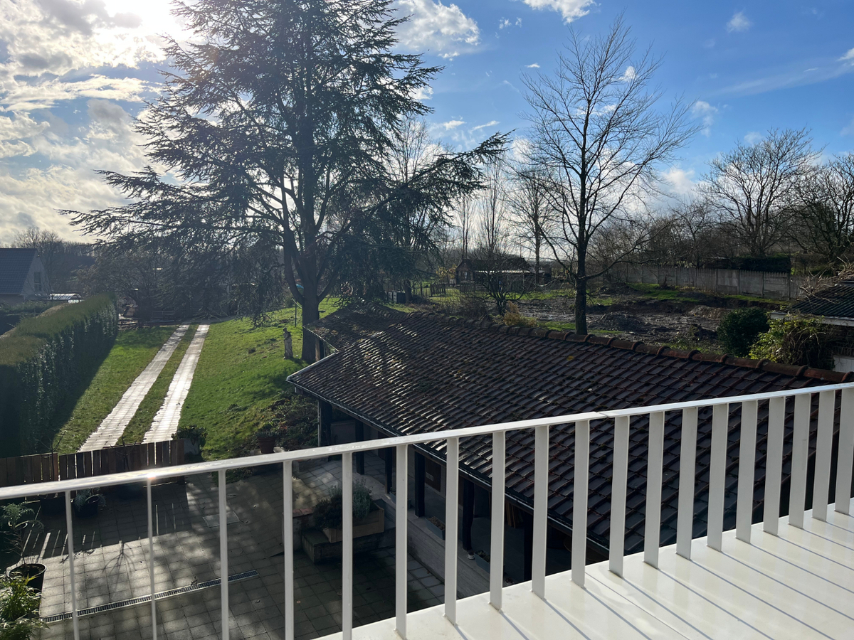 Design duplex appartement te centrum Dikkelvenne. 