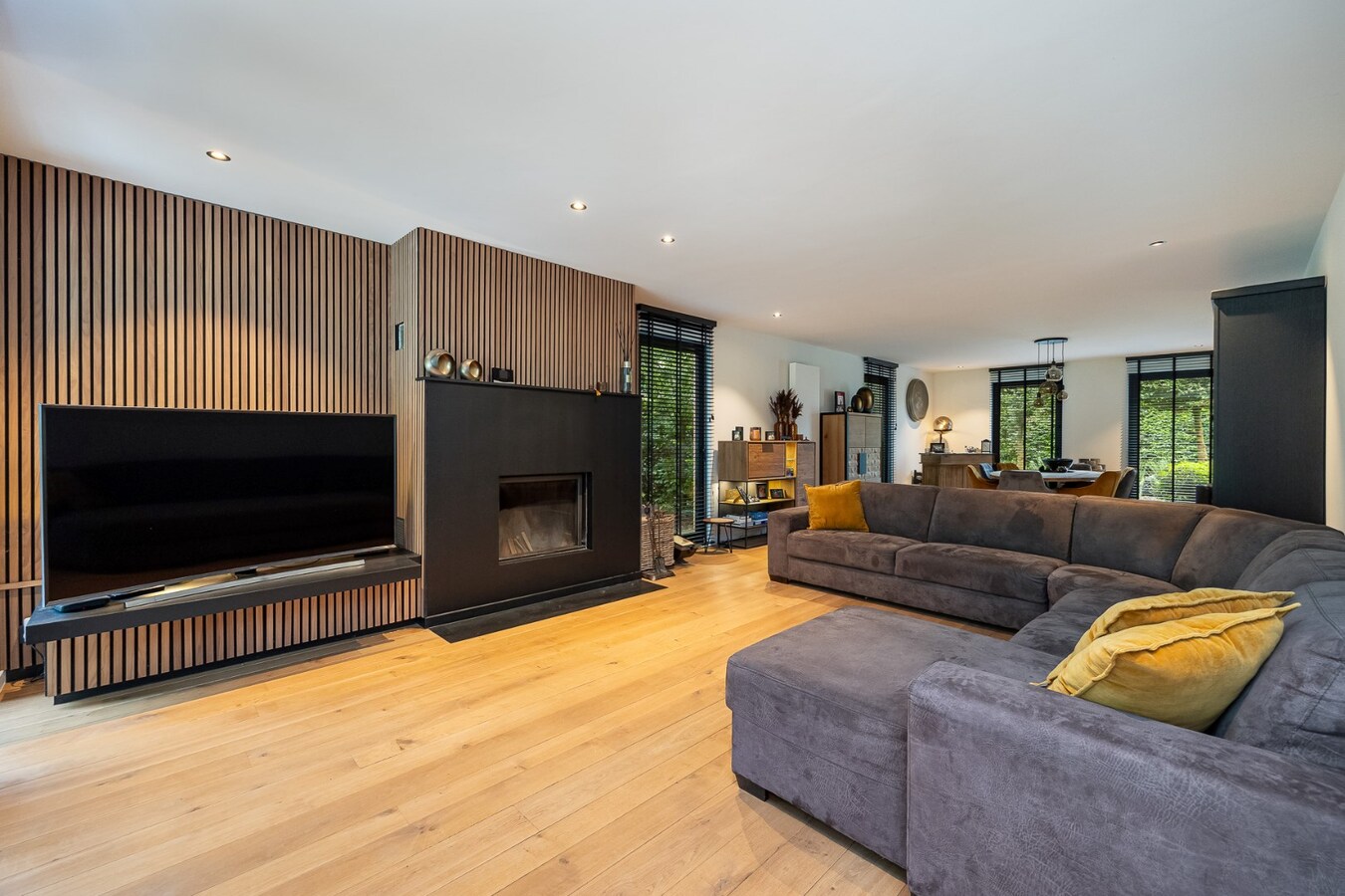 Moderne villa met zwembad op een toplocatie te Schilde! 