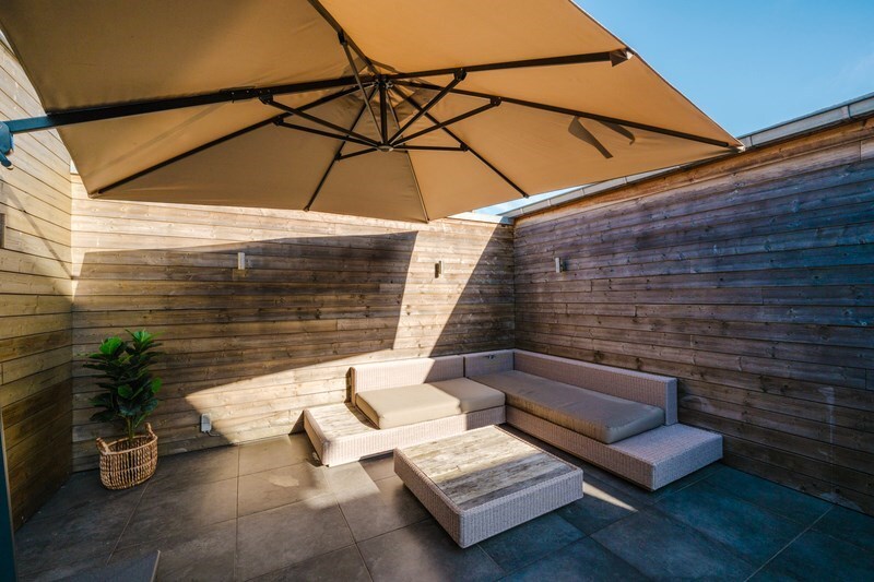 Instapklare, gerenoveerde gezinswoning met garage en oprit in hartje Zeebrugge 