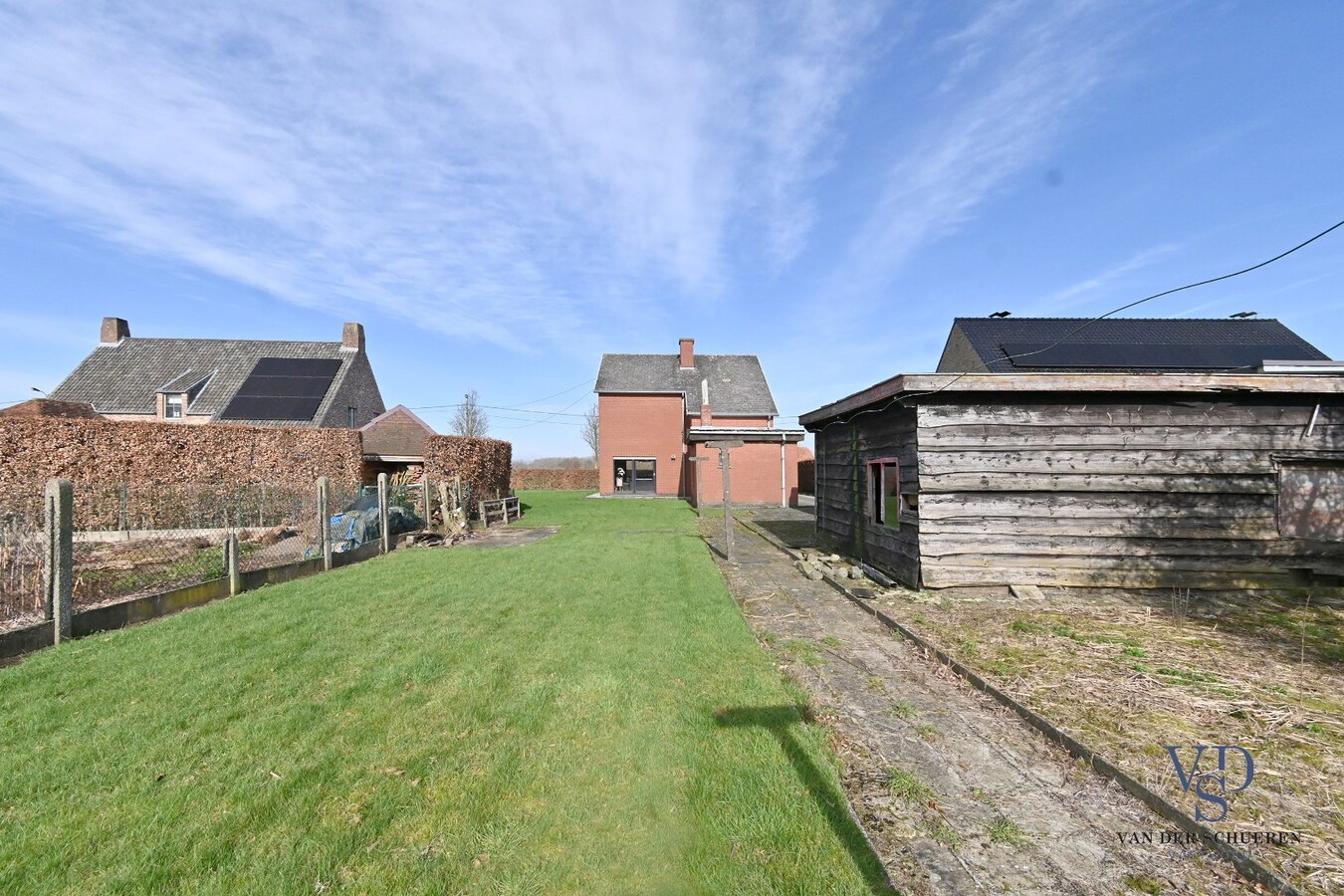 Te renoveren eigendom op gunstige ligging 