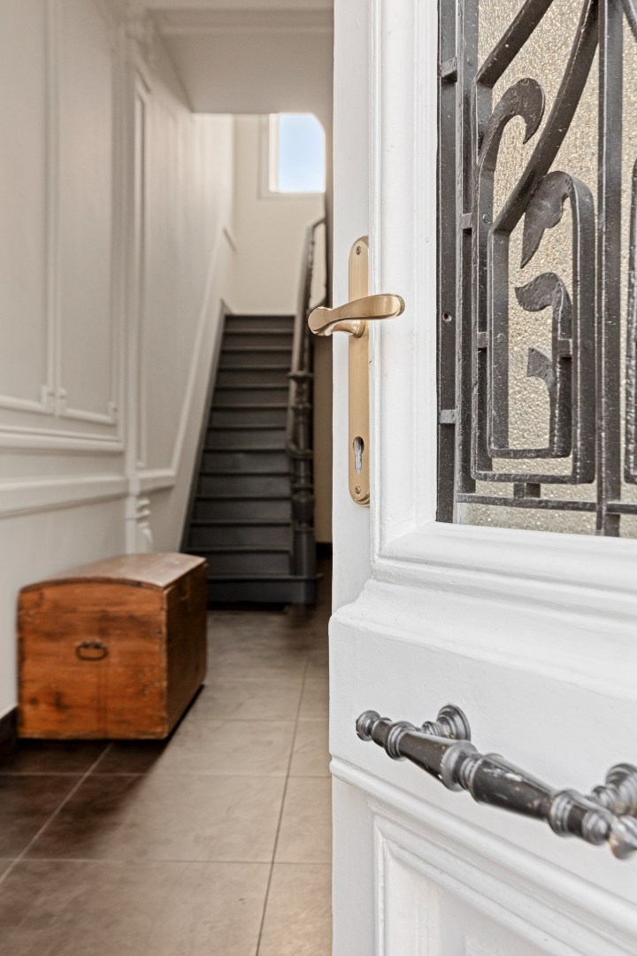 Karaktervolle herenwoning uit 1871 met 4 slaapkamers en prachtige stadstuin - Merksem 