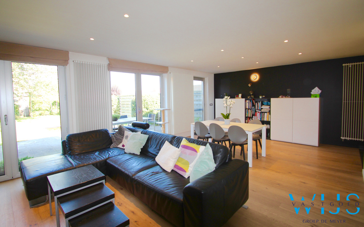 Verrassend ruim woonhuis op een TOPlocatie in ERTVELDE ! 