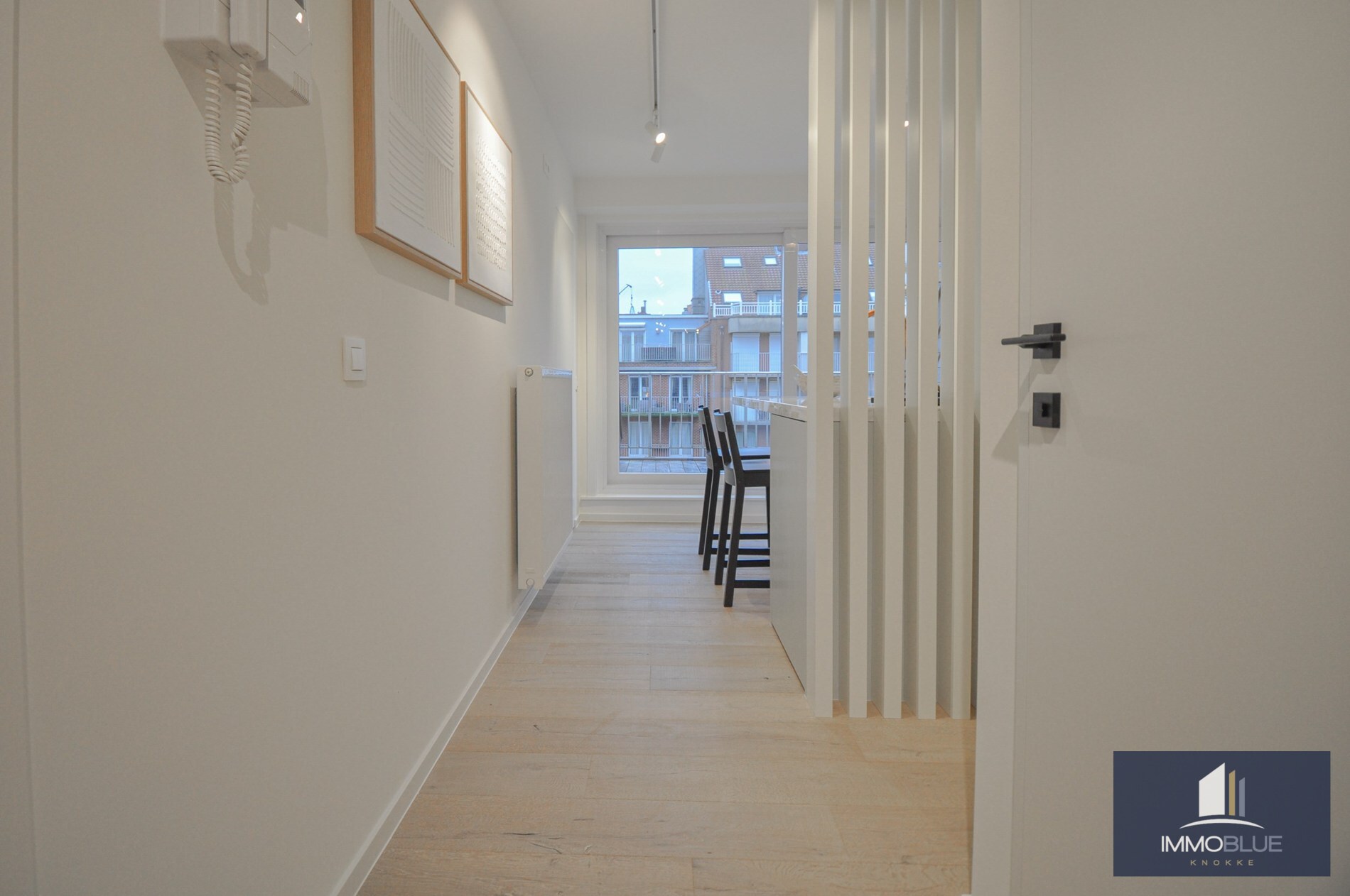 Appartement entièrement rénové avec deux grandes terrasses. 