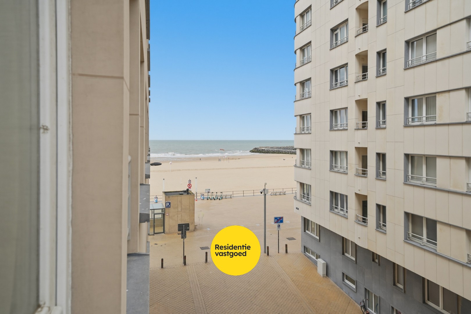 Appartement met zijdelings zeezicht op topligging aan de Albert I-promenade in Oostende 