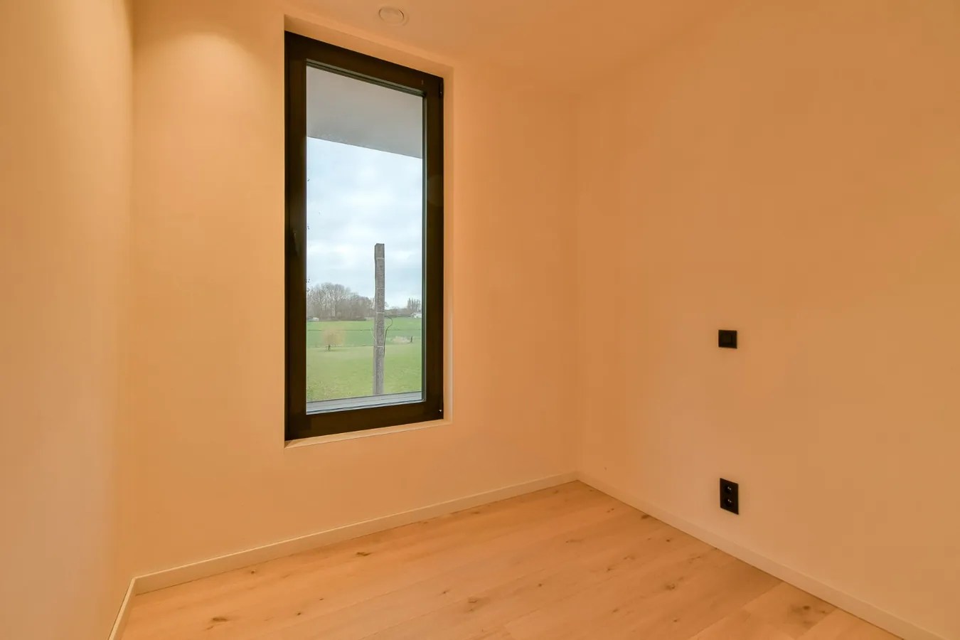 Ruime afgewerkte nieuwbouwwoning met landelijk zicht! 