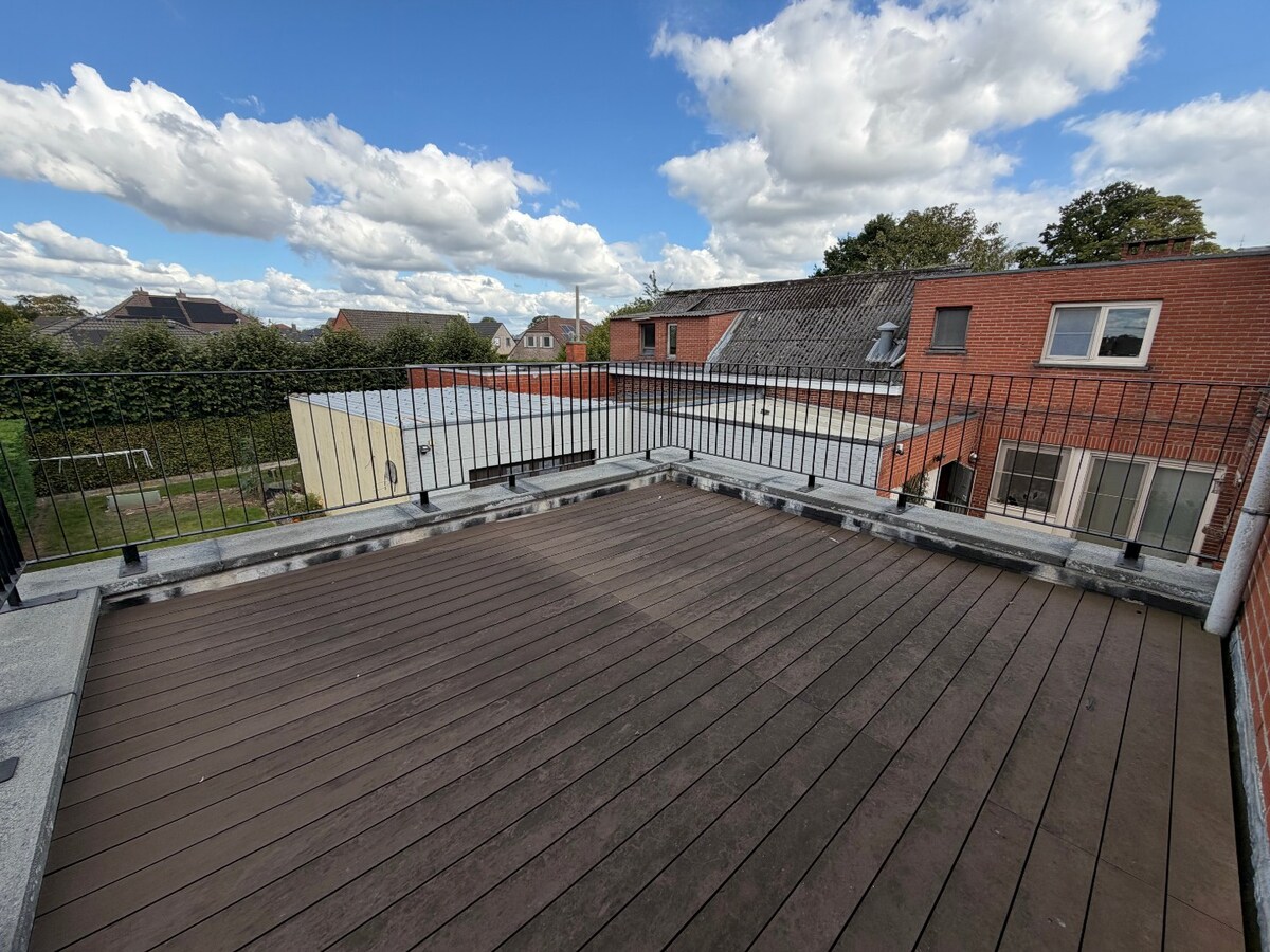 Ruim 3-slpk-appartement mét terras te Gavere-Asper 