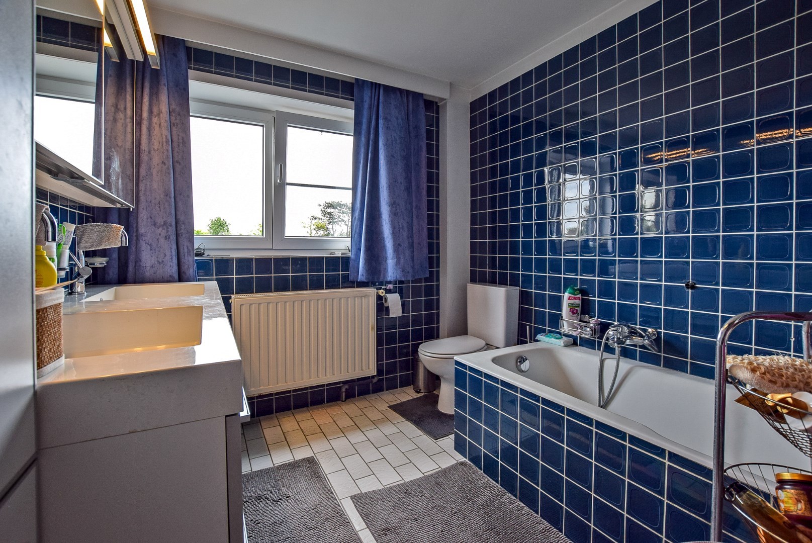 Goed gelegen kantoorruimte / praktijkruimte met woonst te Oostduinkerke op 749m². 