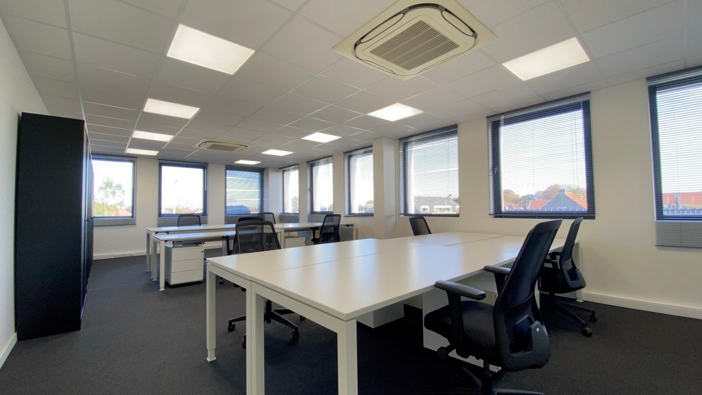 Gemeubelde kantoren in Idola Bedrijvencentrum in Lochristi