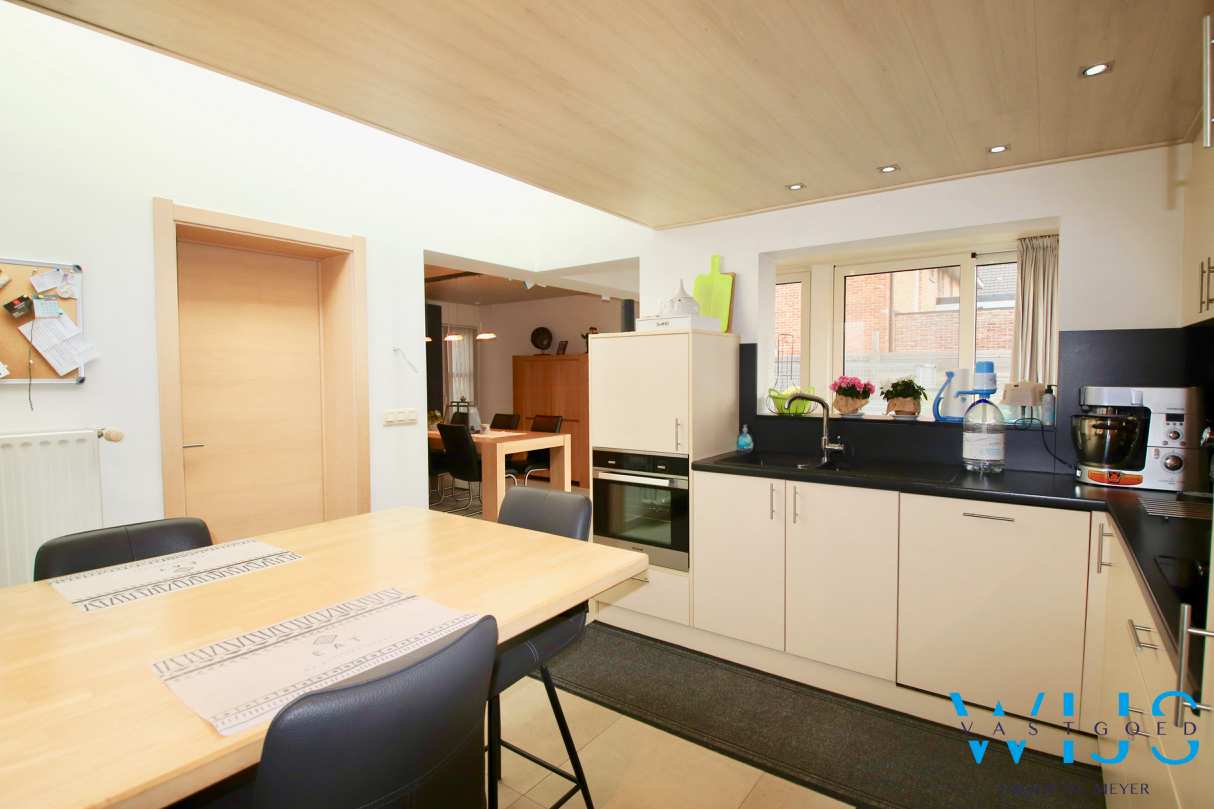 Super gezellige instapklare woning in Hartje Assenede ! 