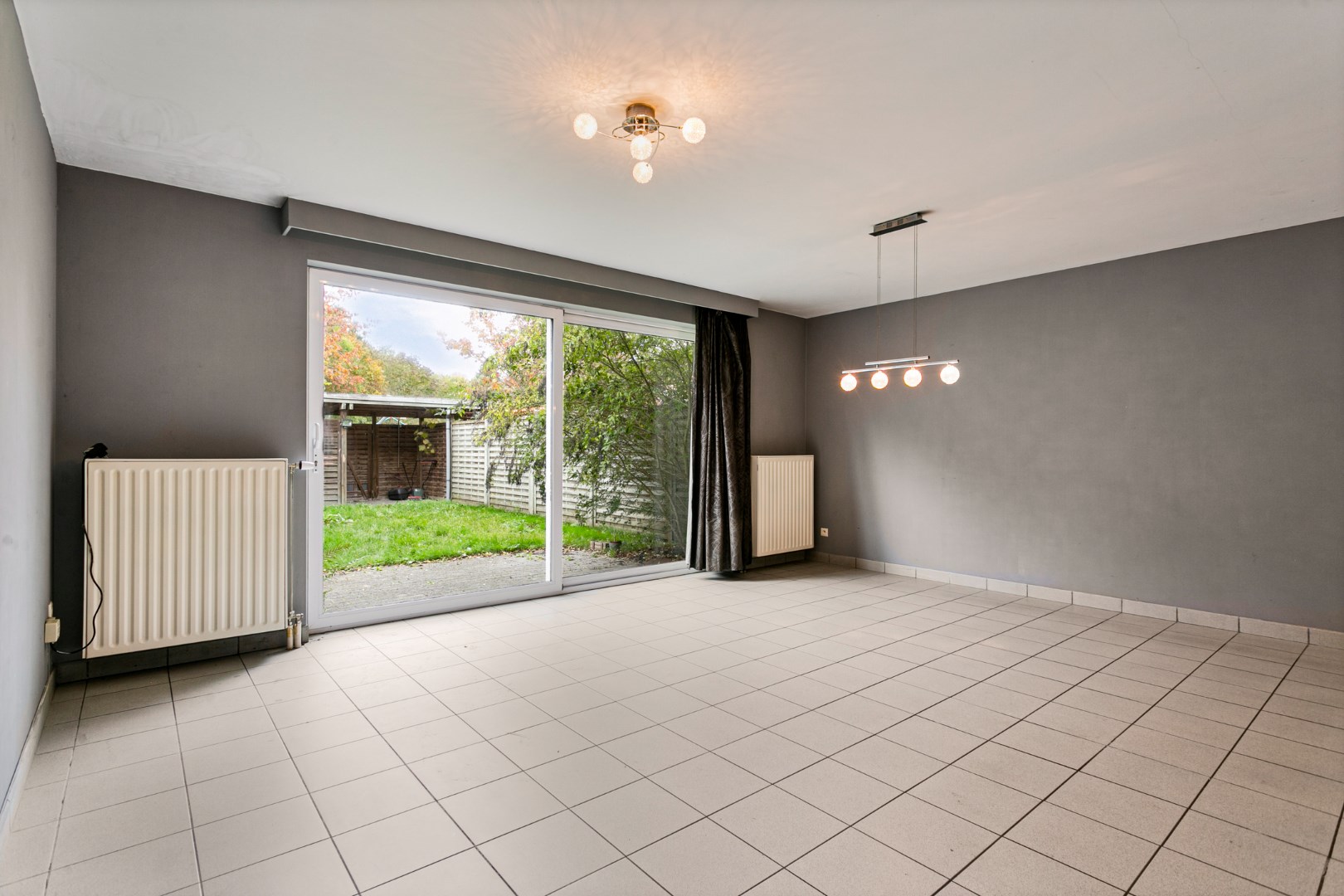 Goed gelegen woning met 3 slaapkamers en parkeerplaats - EPC 204 kWh/m² - bewoonbare oppervlakte 135m² 