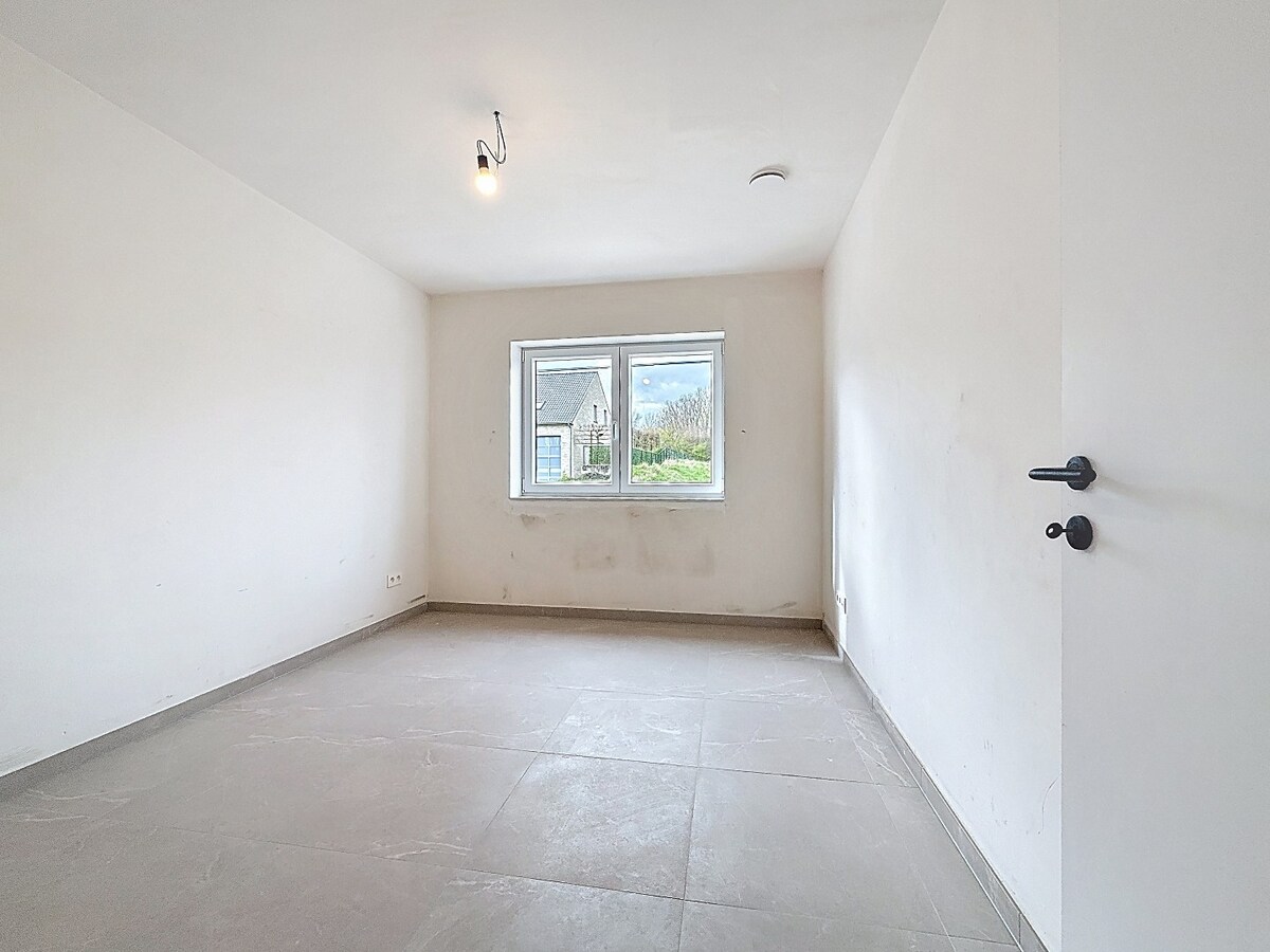 Tiptop afgewerkte nieuwbouw BEN-woning te St-L-Houtem, 6% BTW mogelijk 
