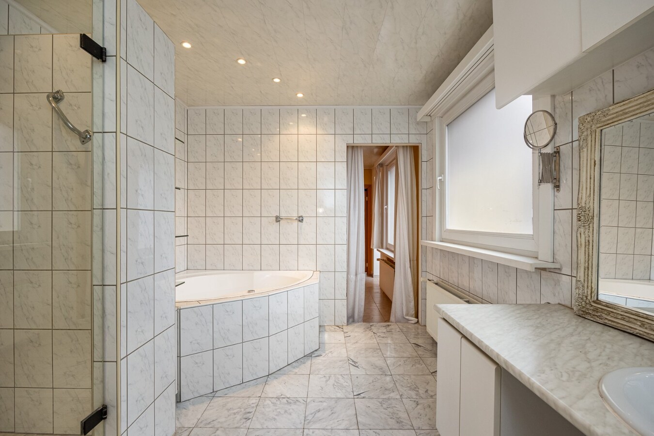 Opbrengsteigendom met 4 units en tuin te Antwerpen Centrum! 