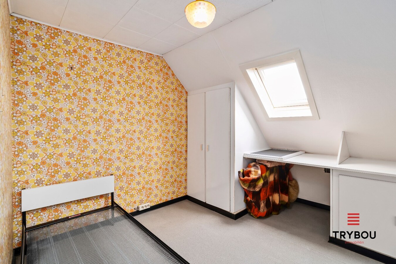 Degelijke woning op ruim perceel van 700m² 