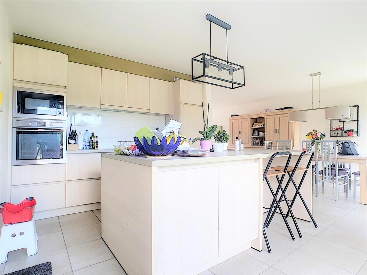 Recente halfopenbebouwing met 4 slaapkamers - Moerkerke 