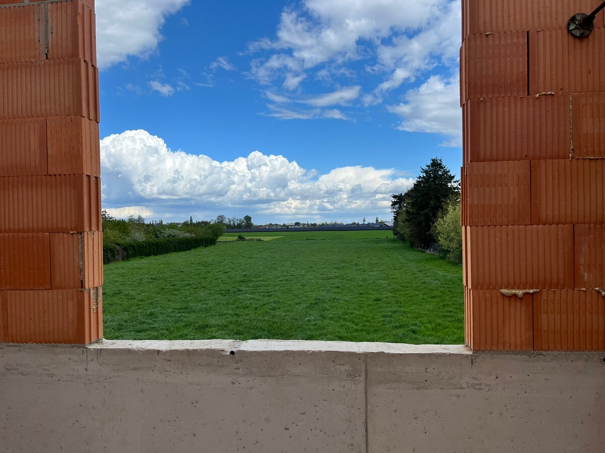 Mijmeren over de velden - luxueuze half open nieuwbouwwoning in Rotem 