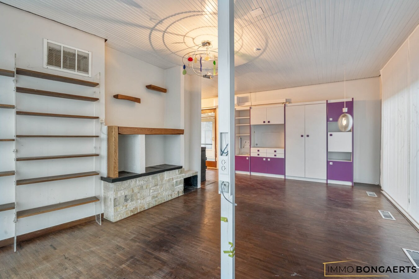 Gelijkvloerse woning met polyvalent bijgebouw 