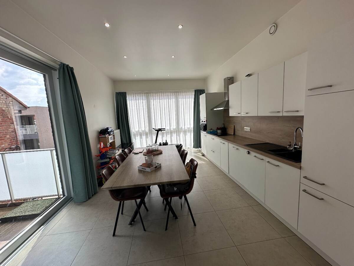 Ruim 2-slaapkamerappartement op de 1ste verdieping met lift 