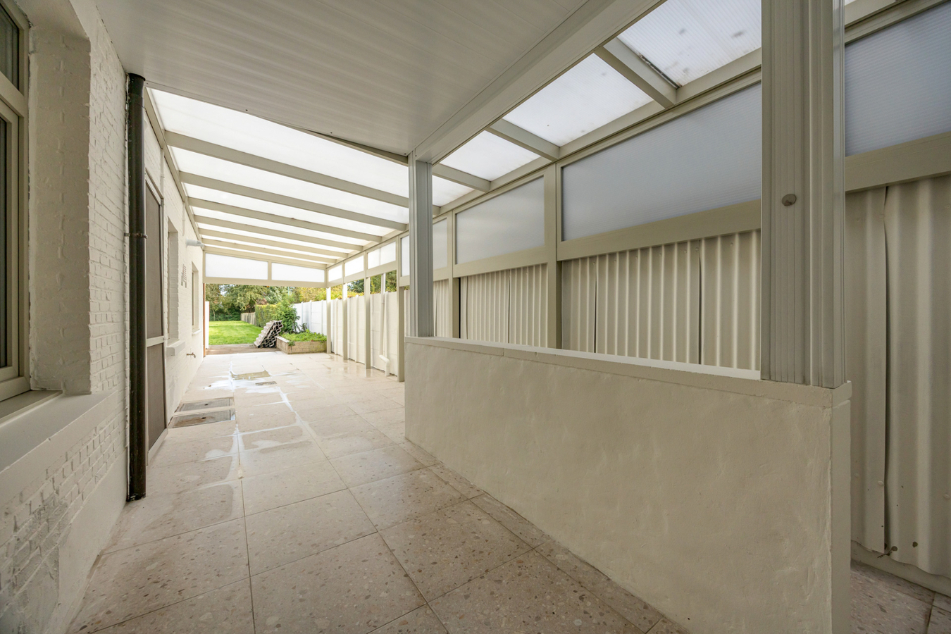 Gerenoveerde woning met 3 slpk en ruime tuin te Schilde! 