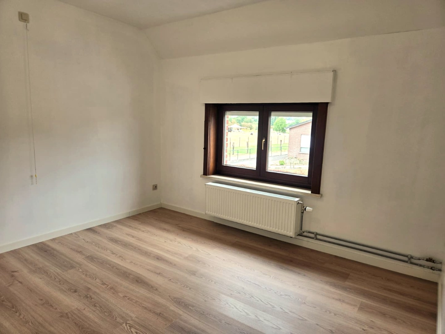 Rustig gelegen, recent gerenoveerde halfopen woning 