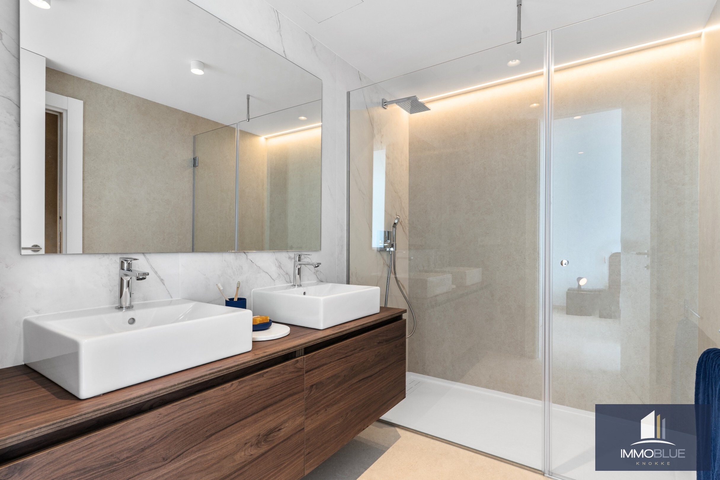 Designvilla met zicht op zee. 