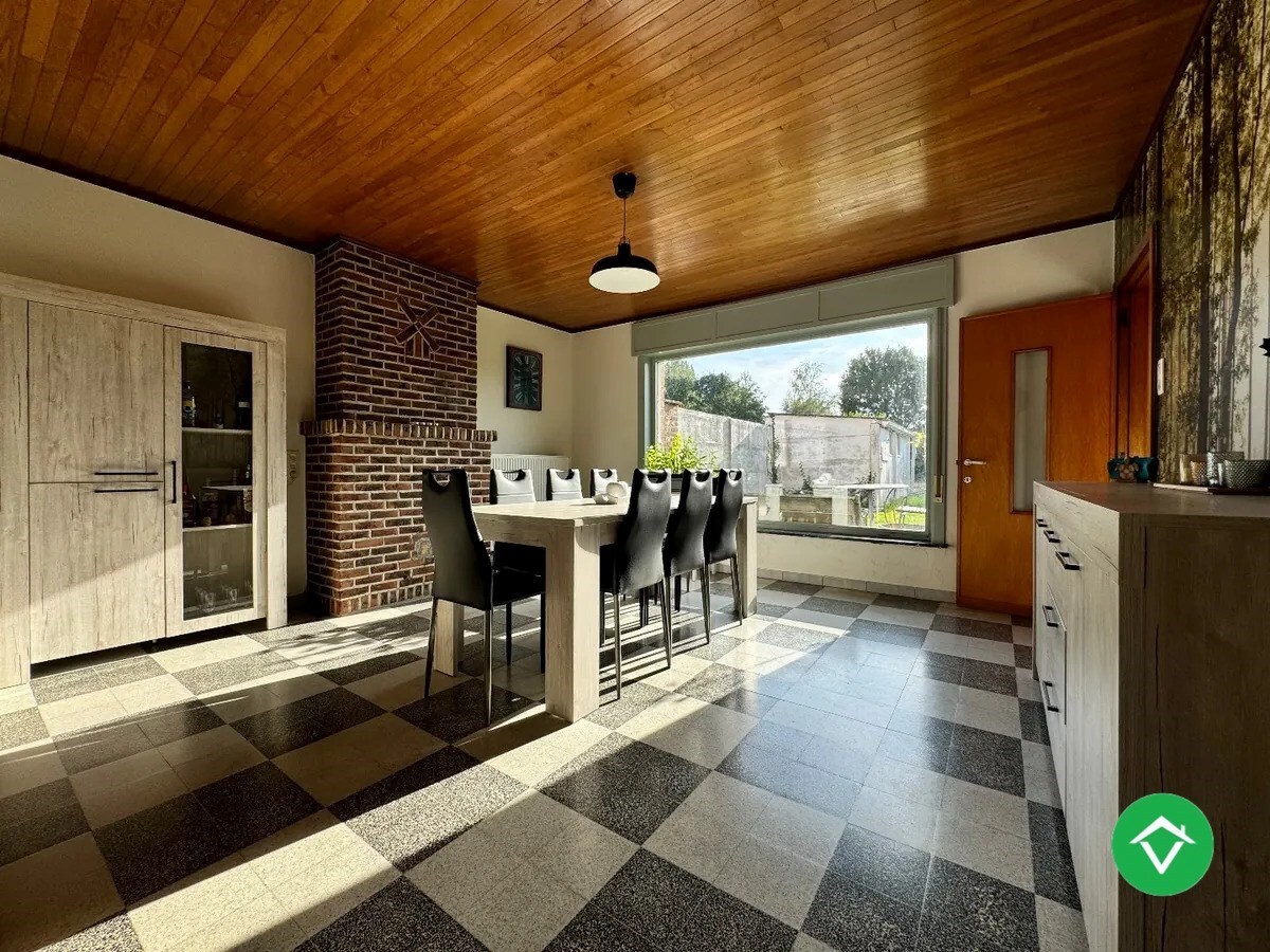 Halfopen bebouwing met 3 slaapkamers en een garage te Koekelare 