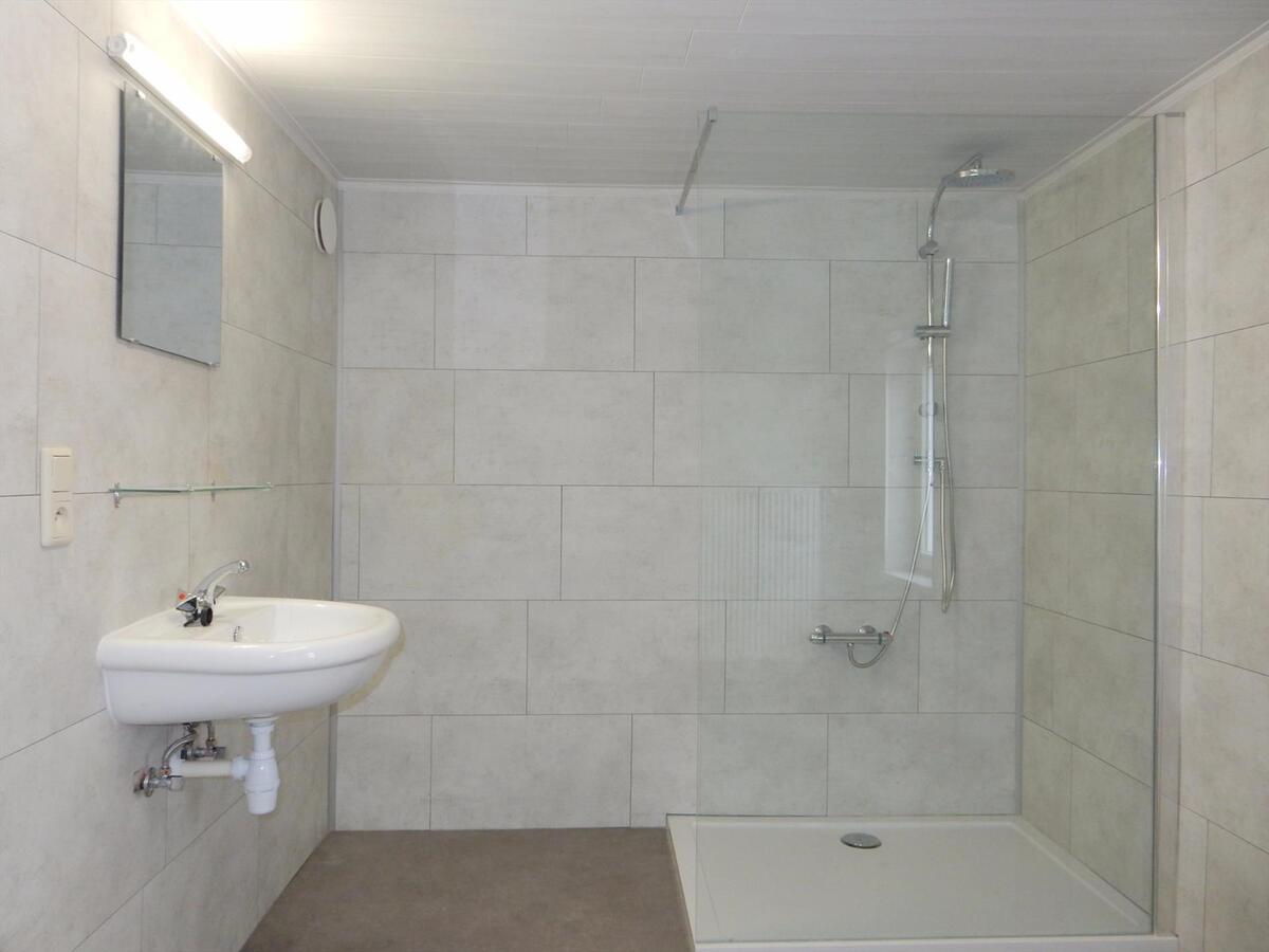 Half-open gerenoveerde woning 