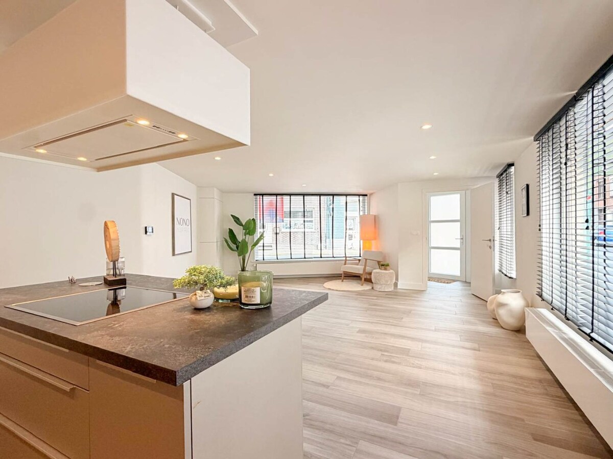 Prachtig en zeer ruim gelijkvloers appartement met zeer ruime garage 173m2 *** NONO INSPIRED ***! 