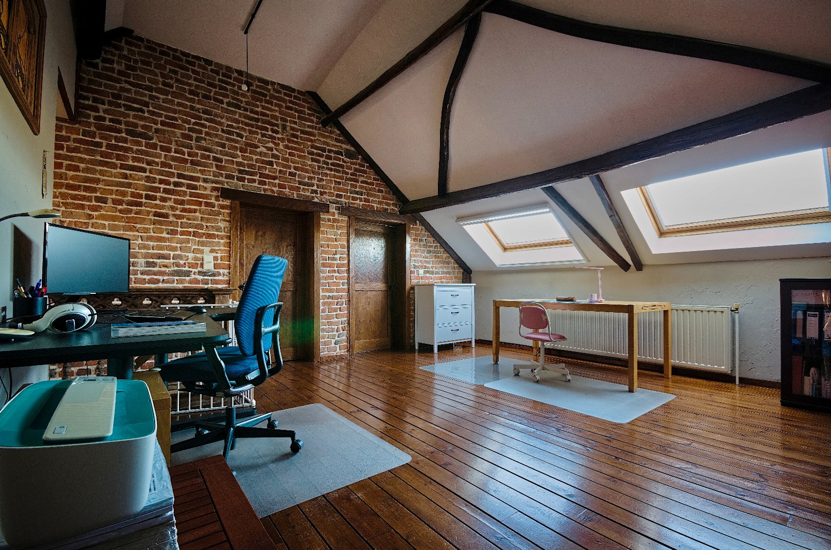 RUSTIG GELEGEN CHARMEHOEVE MET 3 SLAAPKAMERS, GARAGE EN TUIN 