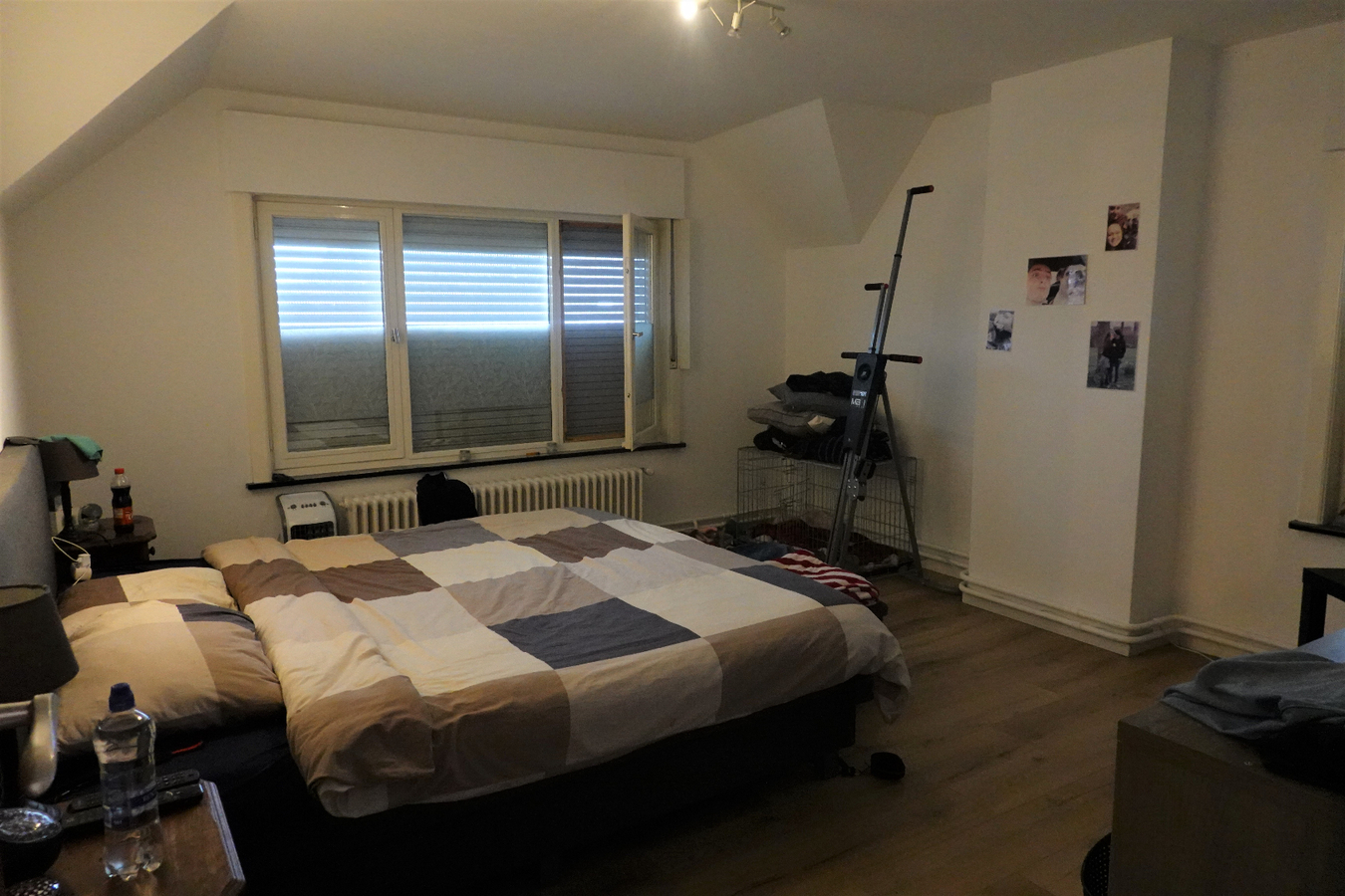 Halfopen woning met garage 