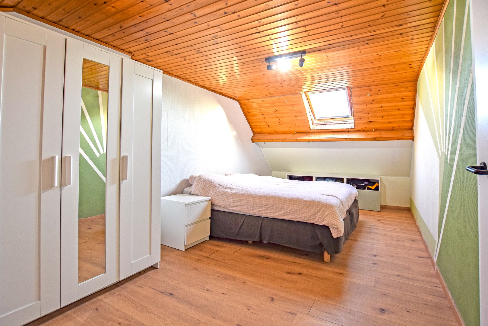 Instapklare woning met zongerichte tuin te Beauvoorde! 