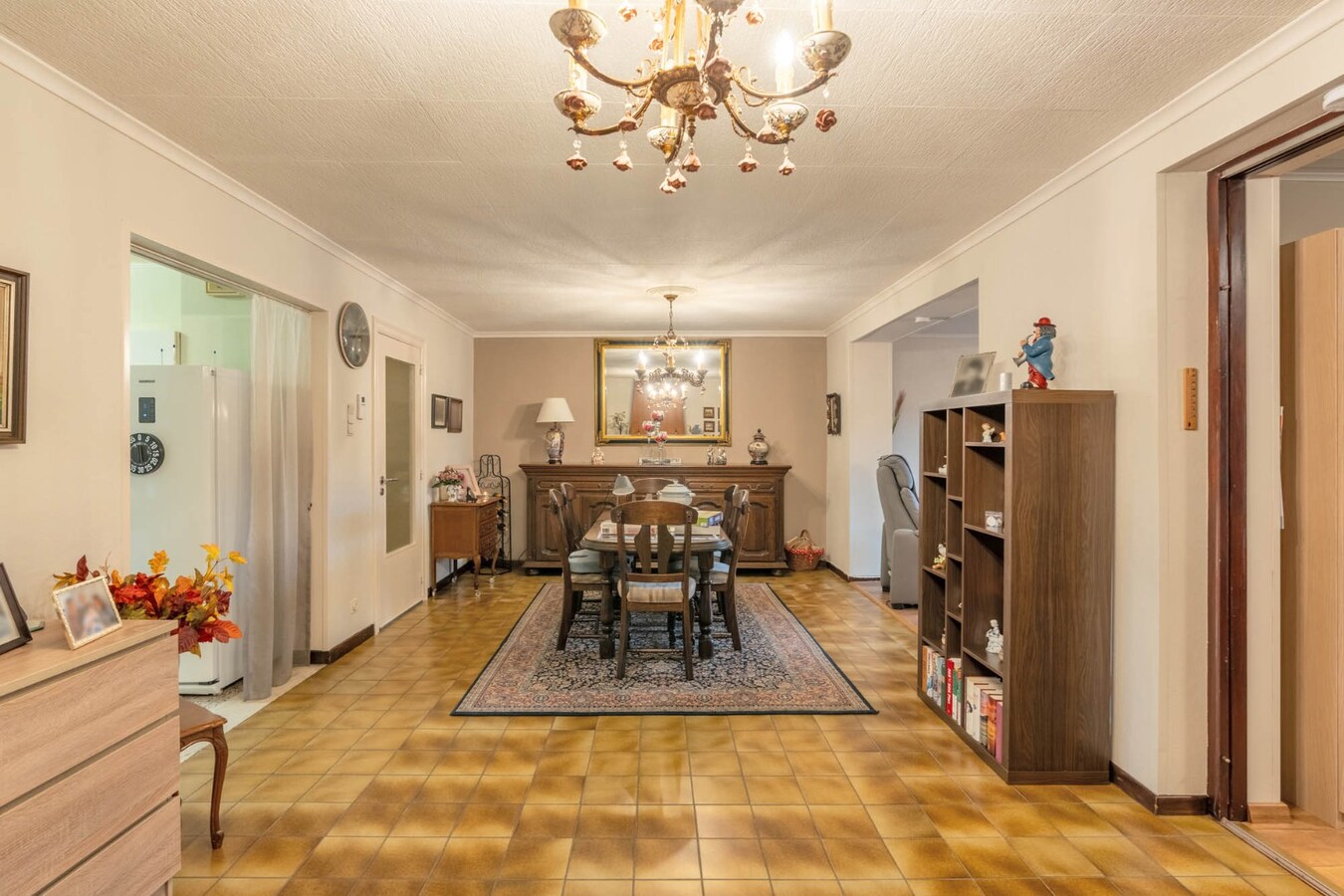 Ruime woning met 4 slaapkamers. 