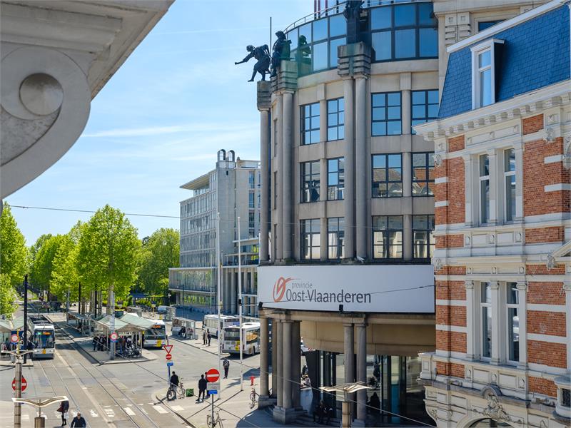 Riant appartement met luxe afwerking op top locatie 