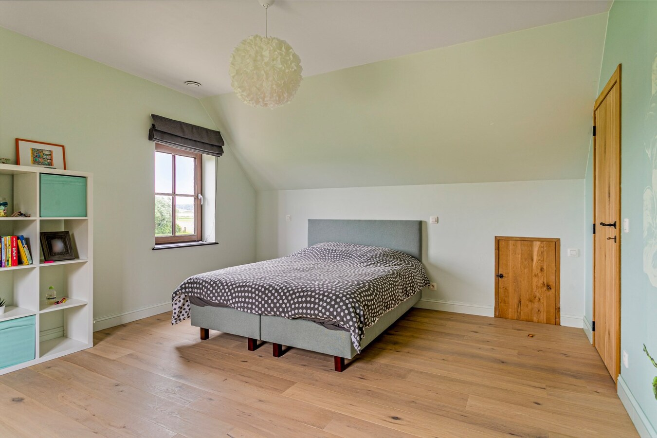 Uitzonderlijk gelegen landelijke villa met bijgebouw 