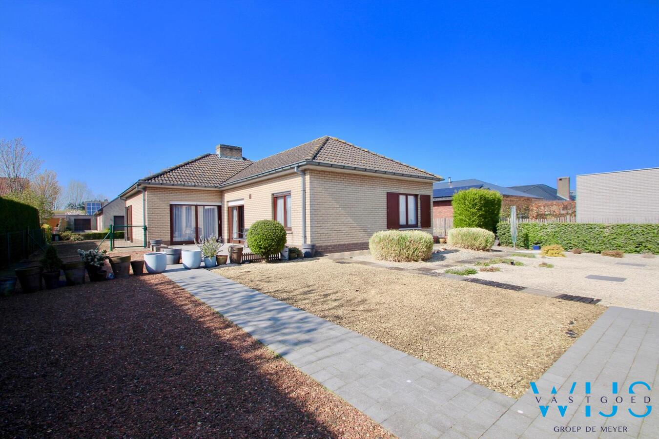 Gezellige goed onderhouden bungalow op een mooi perceel 