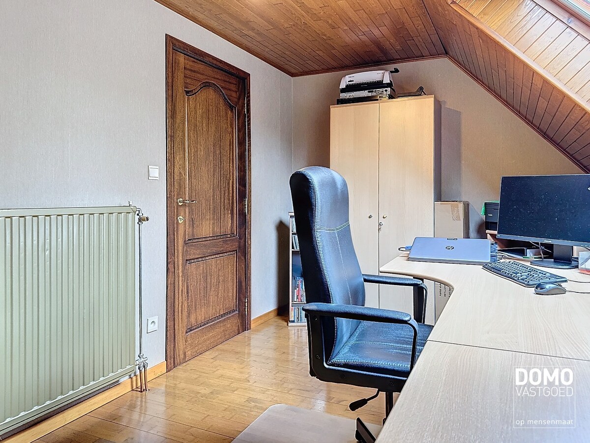 Authentieke open bebouwing met uniek uitzicht en dit in een groene omgeving. 