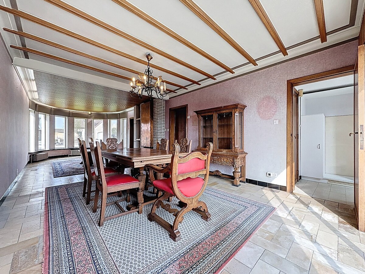 Ruime, karaktervolle woning met zuidgerichte tuin te Hillegem 