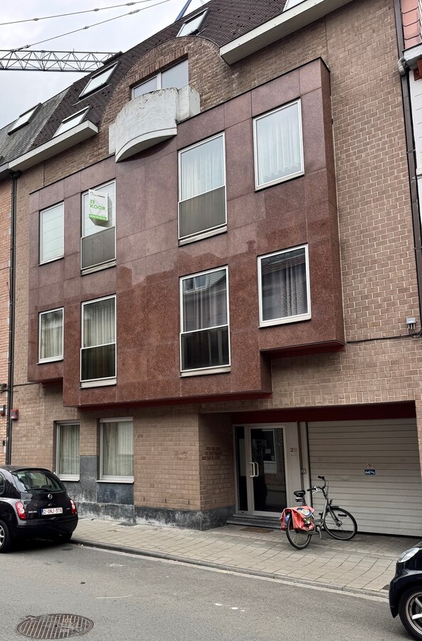 Appartement met 2 slaapkamers en autostandplaats in centrum Leuven 