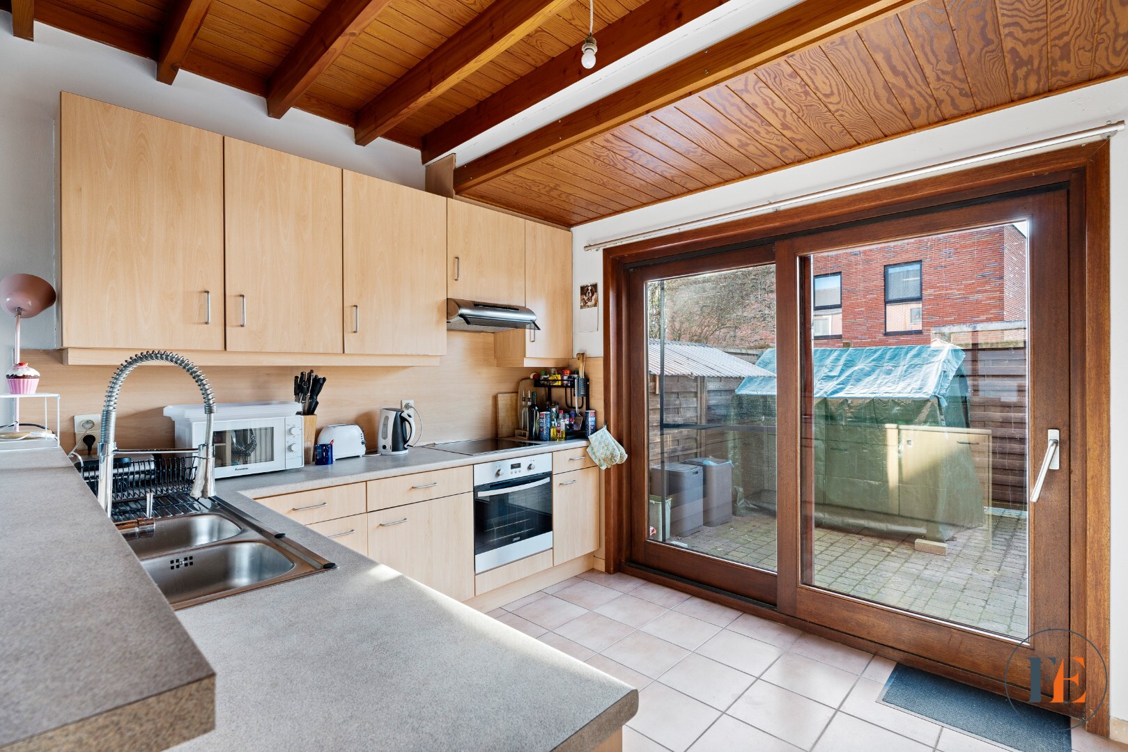 Knusse starterswoning met zicht op het water 