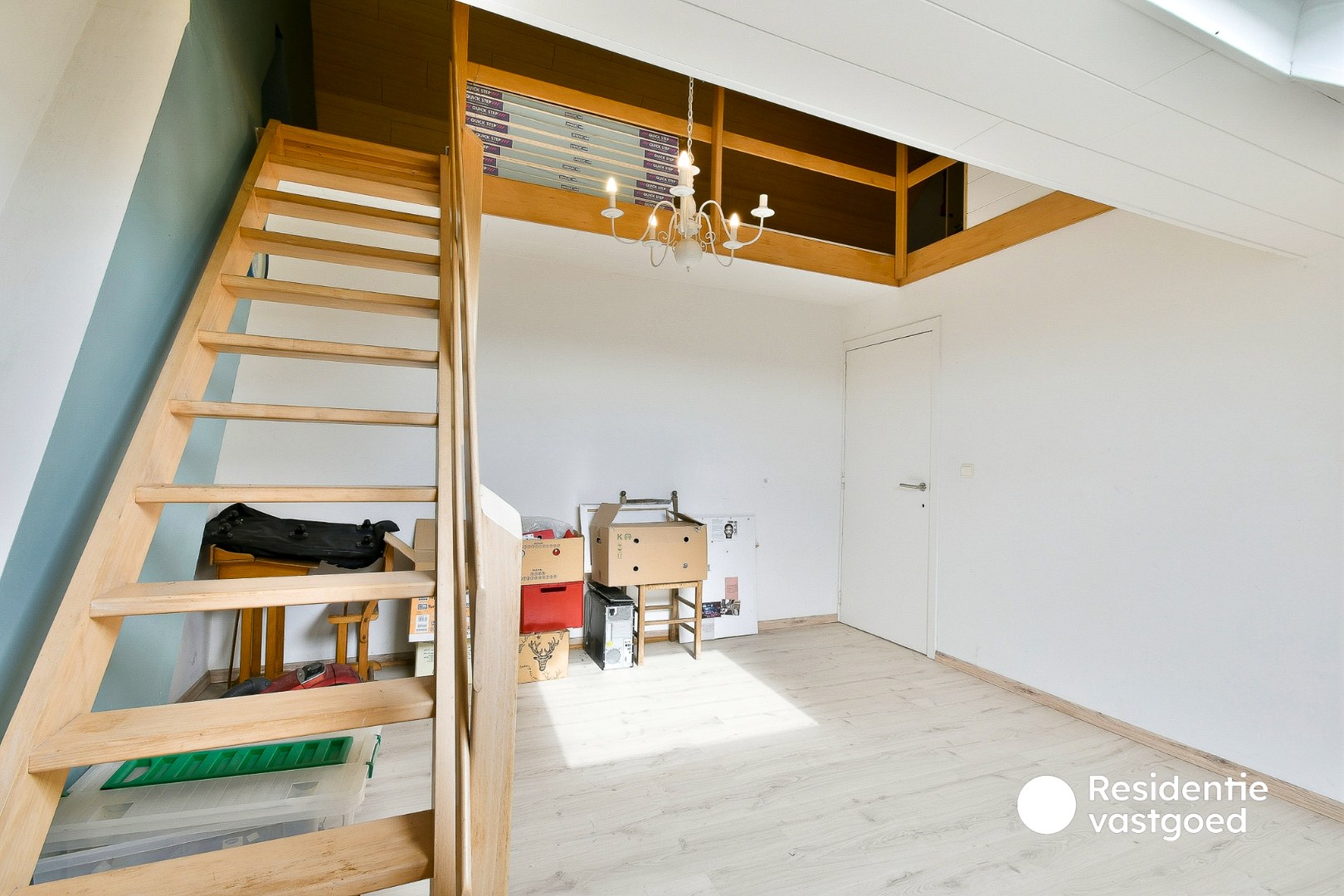 Ruime en instapklare villa met 4 slaapkamers, garage, tuin en 2 terrassen 