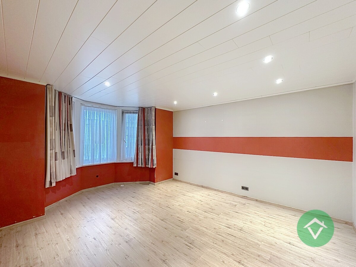 Handelspand met woonst op topligging in Gistel 